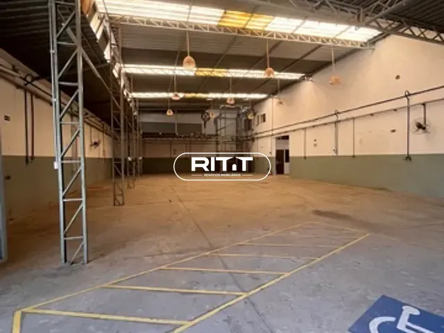 Galpão / Barracão com 648m², para alugar, no bairro Jardim São Pedro em Hortolândia