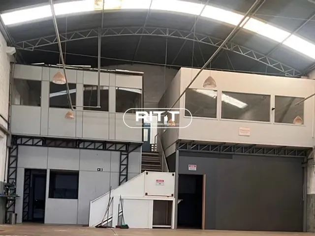 Galpão / Barracão com 648m², para alugar, no bairro Jardim São Pedro em Hortolândia