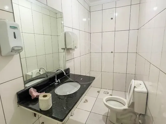 Galpão / Barracão com 300m², para alugar, no bairro Jardim Angela em São Paulo