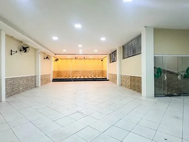 Galpão / Barracão com 300m², para alugar, no bairro Jardim Angela em São Paulo