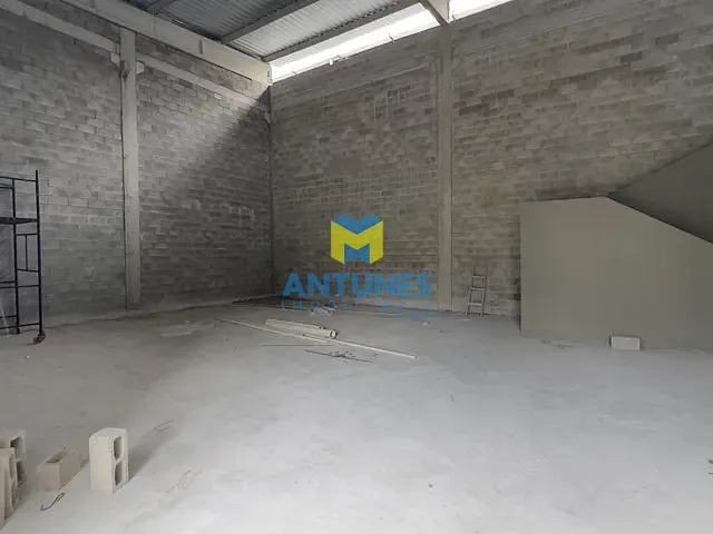 Galpão / Barracão com 301m², para alugar, no bairro Imbiribeira em Recife