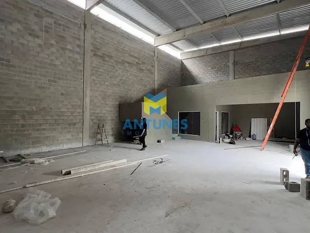 Galpão / Barracão com 301m², para alugar, no bairro Imbiribeira em Recife