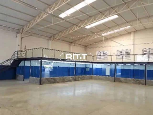 Galpão / Barracão com 1177m², para alugar, no bairro Macuco em Valinhos