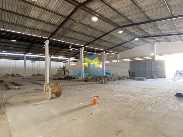 Galpão / Barracão com 1250m², para alugar, no bairro Imbiribeira em Recife