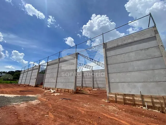 Galpão / Barracão com 675m², para alugar, no bairro Parque das Palmeiras em Chapecó