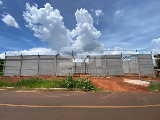 Galpão / Barracão com 675m², para alugar, no bairro Parque das Palmeiras em Chapecó