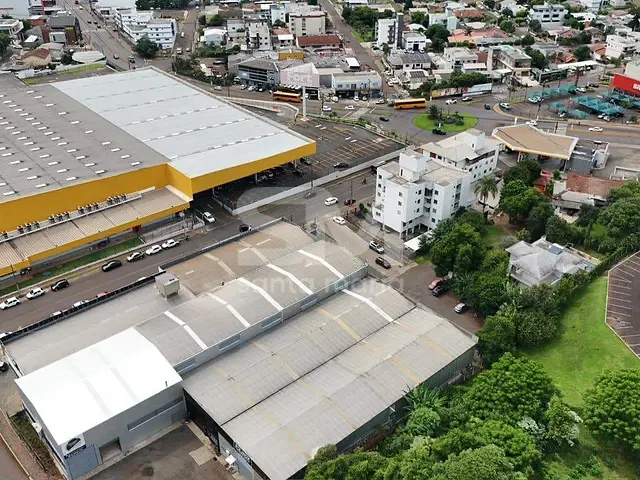 Galpão / Barracão para alugar, no bairro Jardins em Chapecó