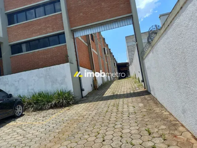 Galpão / Barracão com 3000m², para alugar, no bairro Jardim Santa Genebra em Campinas
