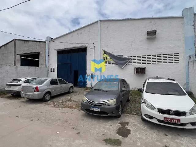 Galpão / Barracão com 700m², para alugar, no bairro Ibura em Recife
