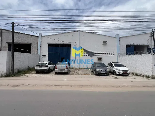 Galpão / Barracão com 700m², para alugar, no bairro Ibura em Recife