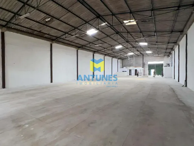 Galpão / Barracão com 700m², para alugar, no bairro Ibura em Recife
