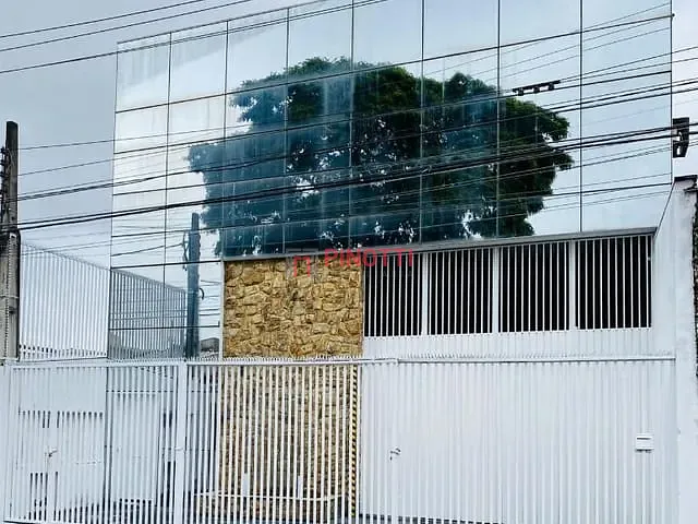 Galpão / Barracão à venda, no bairro Vila Sacadura Cabral em Santo André