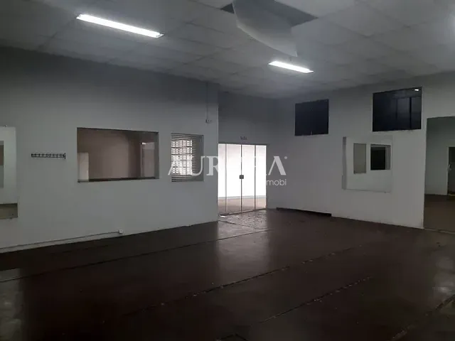 Galpão / Barracão com 452m², à venda, no bairro Centro em Londrina