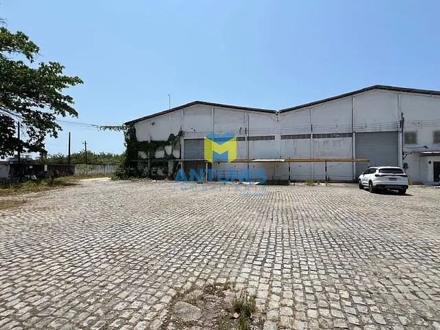 Galpão / Barracão com 2396m², para alugar, no bairro Imbiribeira em Recife