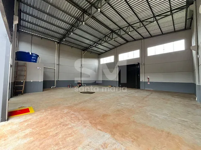 Galpão / Barracão com 360m², para alugar, no bairro Araras em Chapecó