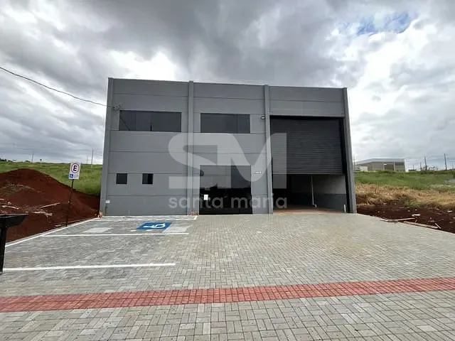 Galpão / Barracão com 360m², para alugar, no bairro Araras em Chapecó