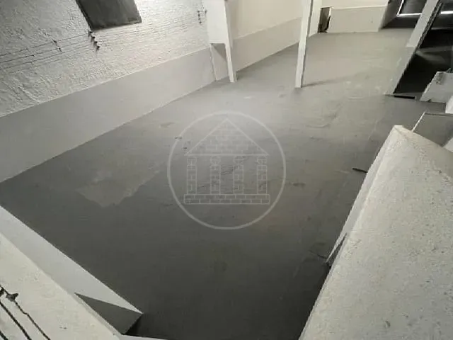 Galpão / Barracão com 250m², para alugar, no bairro Vila Baby em São Paulo