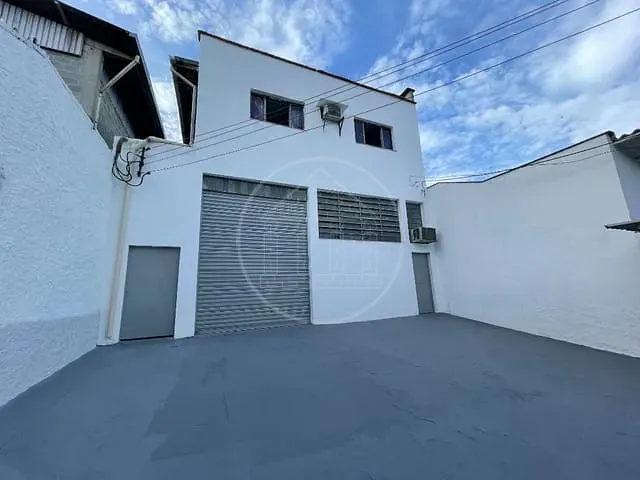 Galpão / Barracão com 250m², para alugar, no bairro Vila Baby em São Paulo