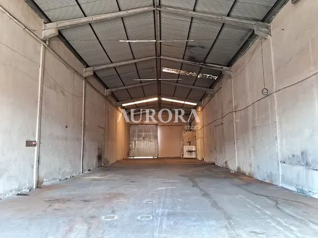 Galpão / Barracão com 550m², para alugar, no bairro Jardim Marissol em Londrina