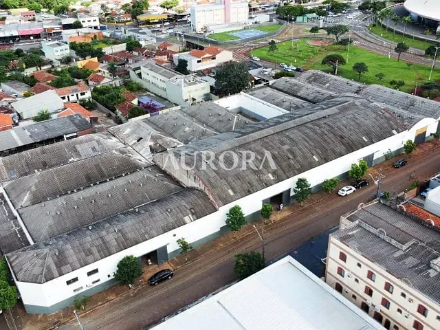 Galpão / Barracão com 7000m², à venda ou para alugar, no bairro Centro em Londrina