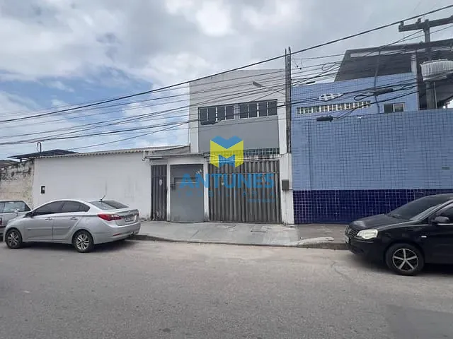 Galpão / Barracão com 240m², para alugar, no bairro Imbiribeira em Recife