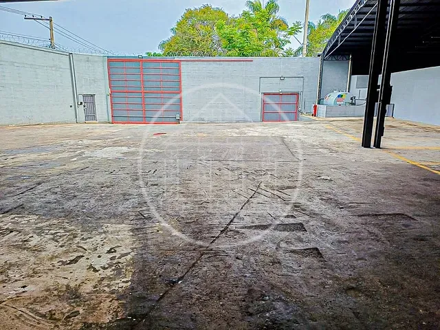 Galpão / Barracão com 1400m², à venda, no bairro Interlagos em São Paulo