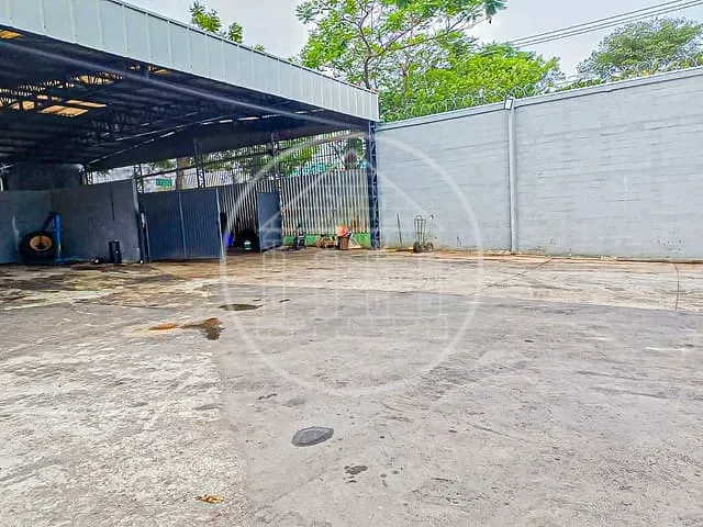Galpão / Barracão com 1400m², à venda, no bairro Interlagos em São Paulo