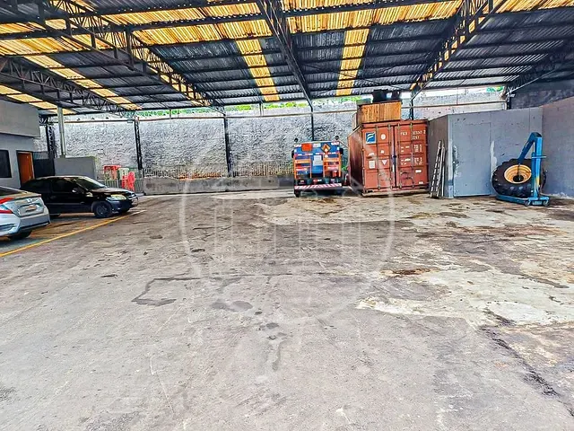 Galpão / Barracão com 1400m², à venda, no bairro Interlagos em São Paulo