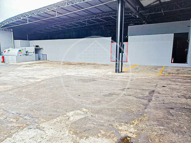 Galpão / Barracão com 1400m², à venda, no bairro Interlagos em São Paulo