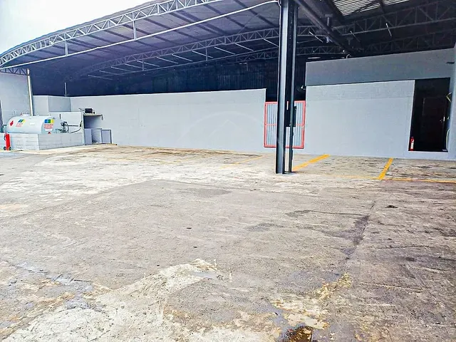 Galpão / Barracão com 1400m², à venda, no bairro Interlagos em São Paulo