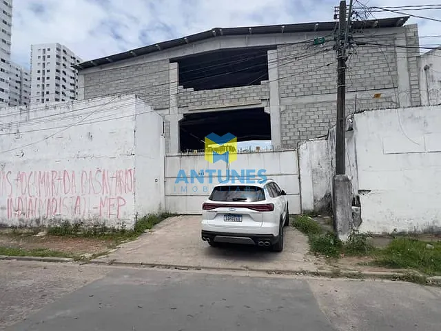 Galpão / Barracão com 580m², para alugar, no bairro Imbiribeira em Recife