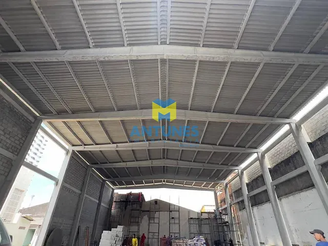 Galpão / Barracão com 580m², para alugar, no bairro Imbiribeira em Recife