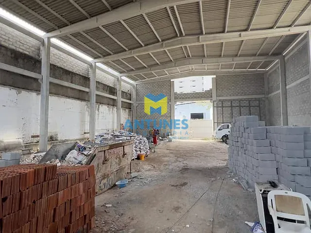 Galpão / Barracão com 580m², para alugar, no bairro Imbiribeira em Recife