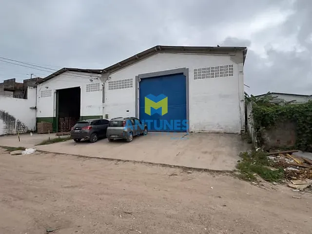 Galpão / Barracão com 300m², para alugar, no bairro Piedade em Jaboatão dos Guararapes