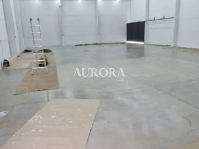 Galpão / Barracão com 700m², à venda ou para alugar, no bairro São Lourenço em Londrina
