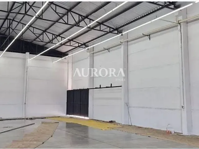 Galpão / Barracão com 700m², à venda ou para alugar, no bairro São Lourenço em Londrina