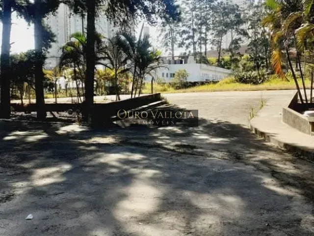 Galpão / Barracão com 15000m², para alugar, no bairro Itaquera em São Paulo