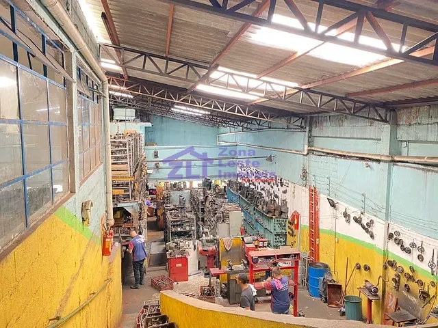 Galpão / Barracão com 400m², à venda, no bairro São Lucas em São Paulo
