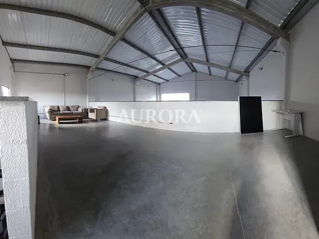 Galpão / Barracão com 350m², à venda, no bairro Jardim Alah em Londrina