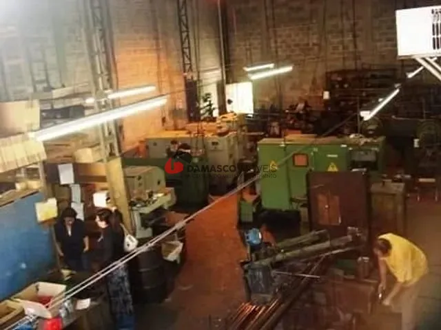 Galpão / Barracão com 300m², à venda, no bairro Santa Maria em São Caetano do Sul