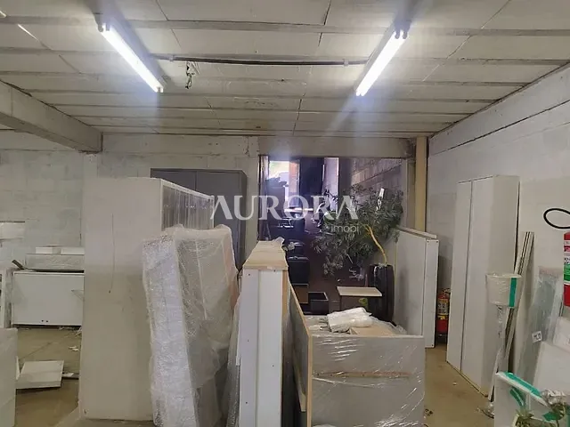 Galpão / Barracão com 750m², à venda ou para alugar, no bairro Parque das Indústrias Leves em Londrina