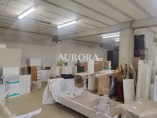 Galpão / Barracão com 750m², à venda ou para alugar, no bairro Parque das Indústrias Leves em Londrina