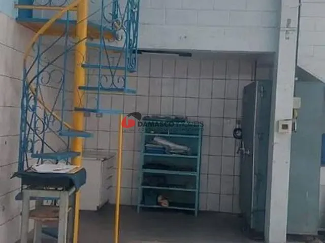 Galpão / Barracão com 300m², para alugar, no bairro Jardim Guarará em Santo André