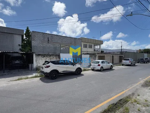 Galpão / Barracão com 360m², para alugar, no bairro Imbiribeira em Recife