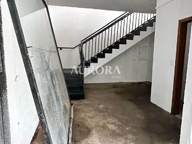 Galpão / Barracão com 720m², para alugar, no bairro Portal de Versalhes I em Londrina