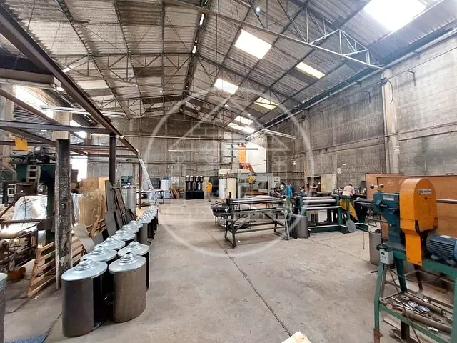 Galpão / Barracão com 1000m², para alugar, no bairro Americanópolis em São Paulo