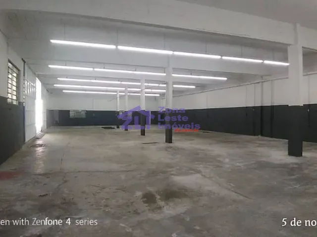 Galpão / Barracão com 1000m², à venda, no bairro Vila Carmosina em São Paulo