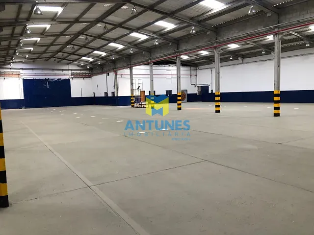 Galpão / Barracão com 1539m², para alugar, no bairro Imbiribeira em Recife