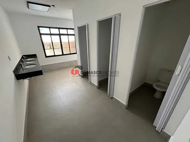 Galpão / Barracão com 1600m², para alugar, no bairro Santa Maria em São Caetano do Sul
