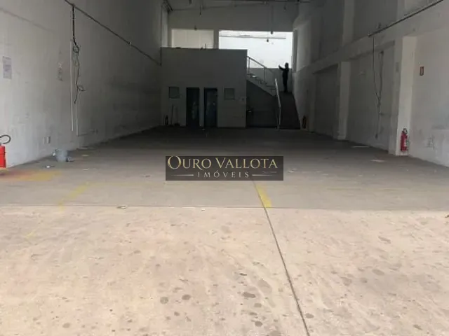 Galpão / Barracão com 200m², para alugar, no bairro Vila Regente Feijó em São Paulo
